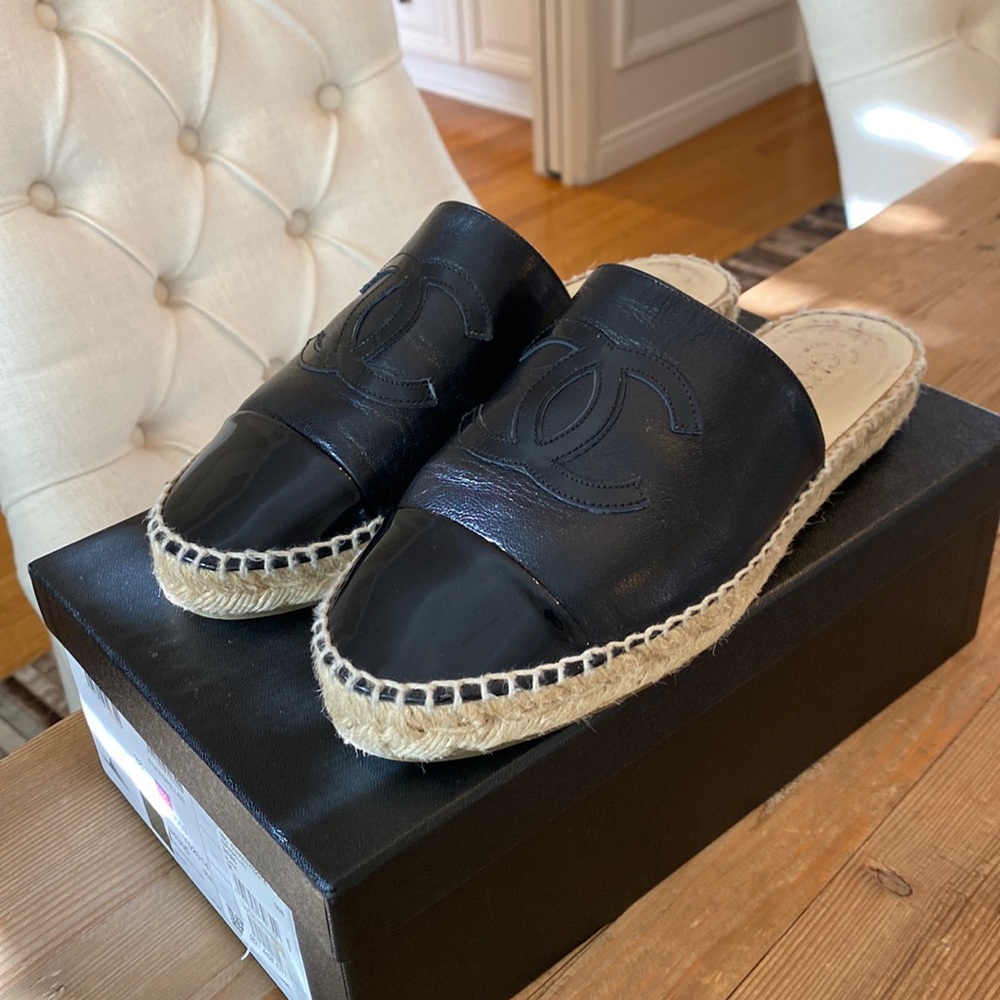 Chanel espadrilles black size 38.